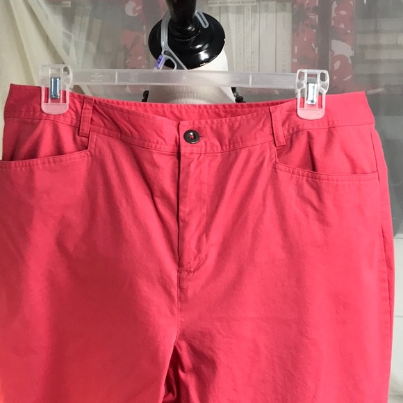 Coral Color- Capri - Picture 2 of 4
